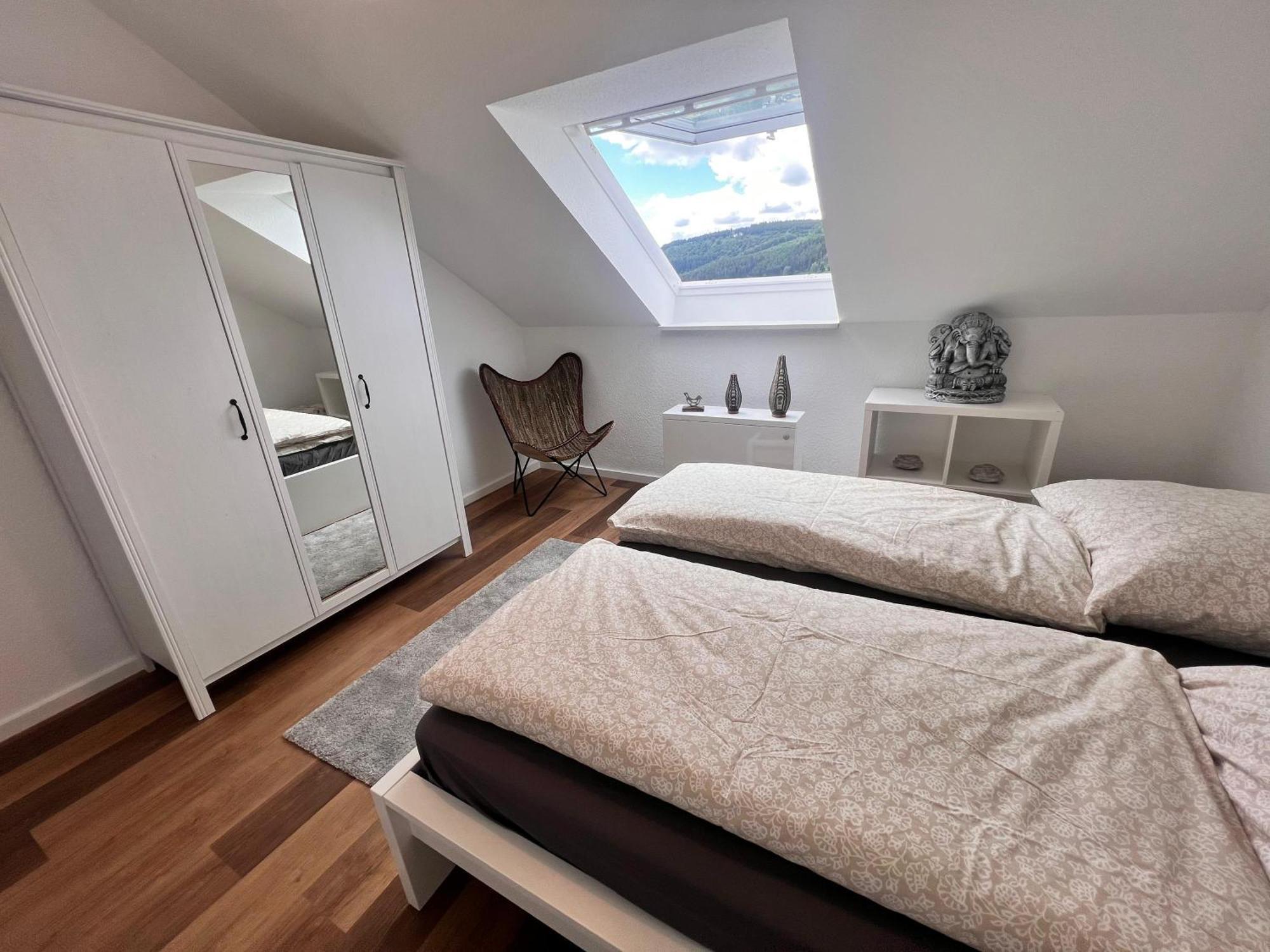 Gemuetliche 3-Zimmer-Wohnung Mit Panoramablick Und Kostenlosem Ueberdachten Parkplatz Winterberg Exterior foto