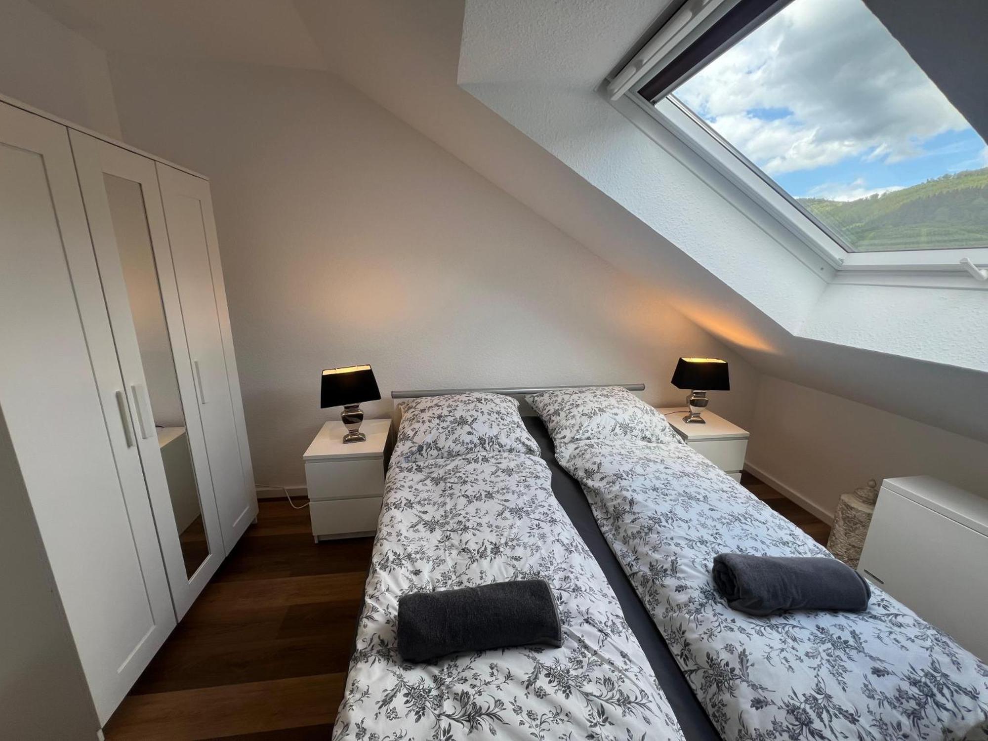 Gemuetliche 3-Zimmer-Wohnung Mit Panoramablick Und Kostenlosem Ueberdachten Parkplatz Winterberg Exterior foto